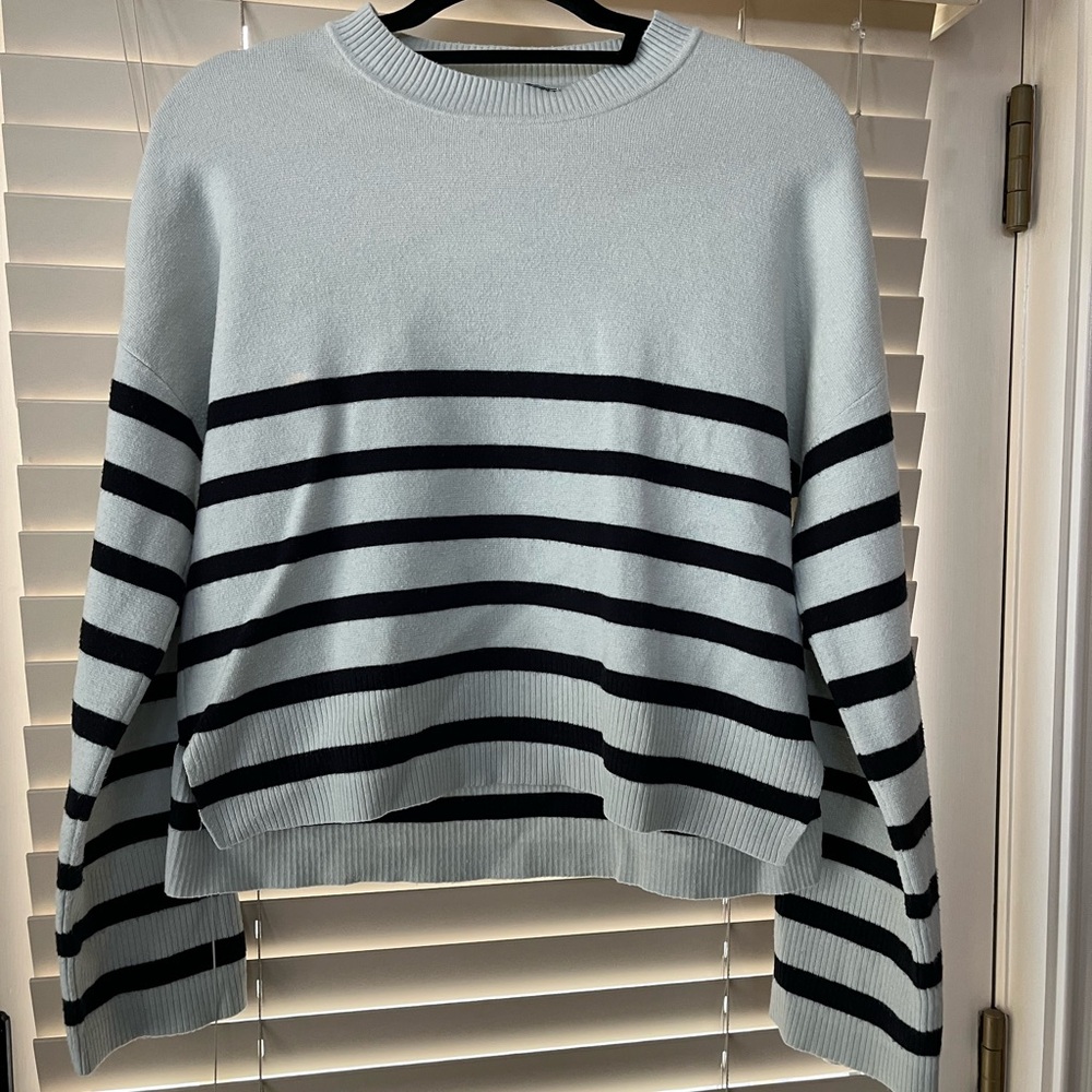 Abercrombie white sweater with navy stripes. Size XS